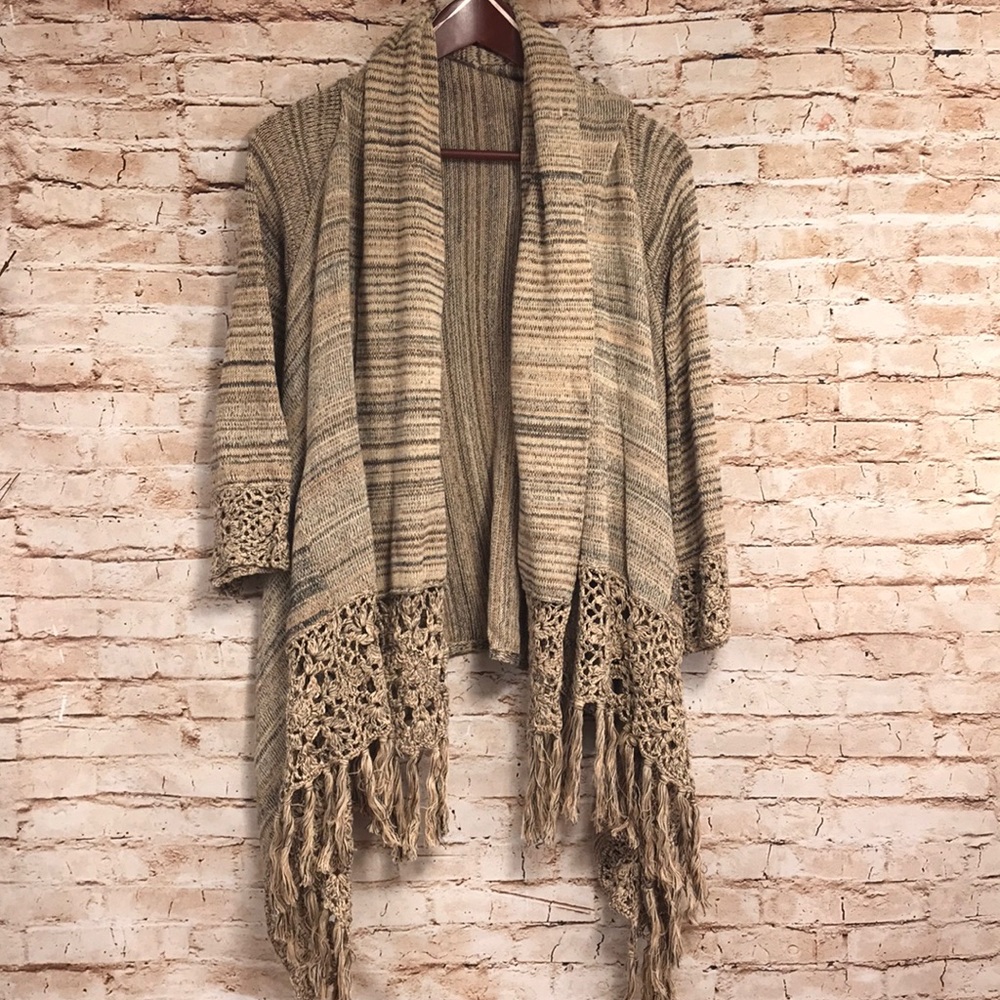 FOREVER 21 FRINGE SWEATER